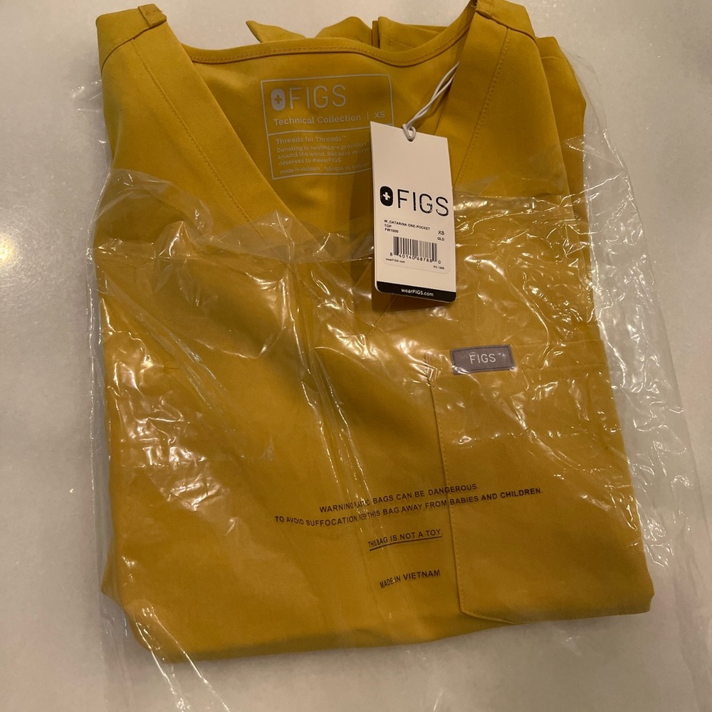 Figs Light gold Catarina xs